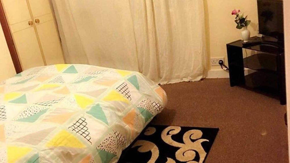 QUEEN GUEST HOUSE 2