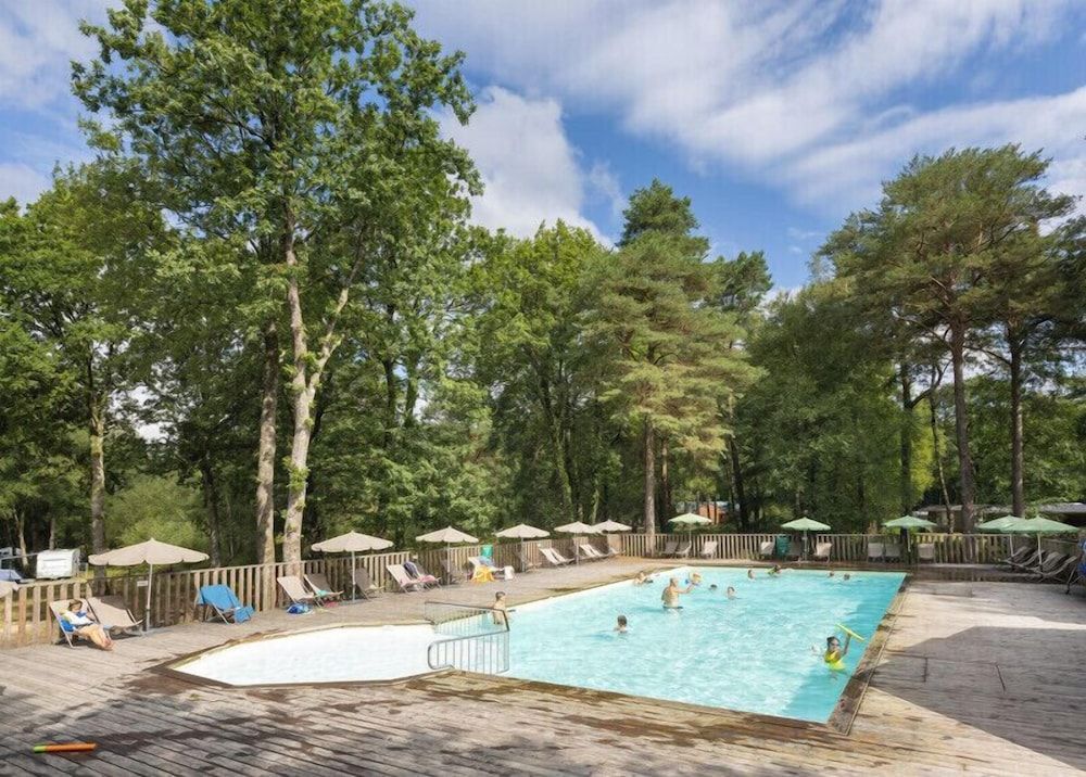 Huttopia Lac de Sillé 1