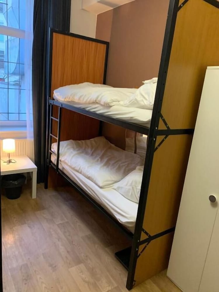 Helen Hostel u Náměstí Míru 2