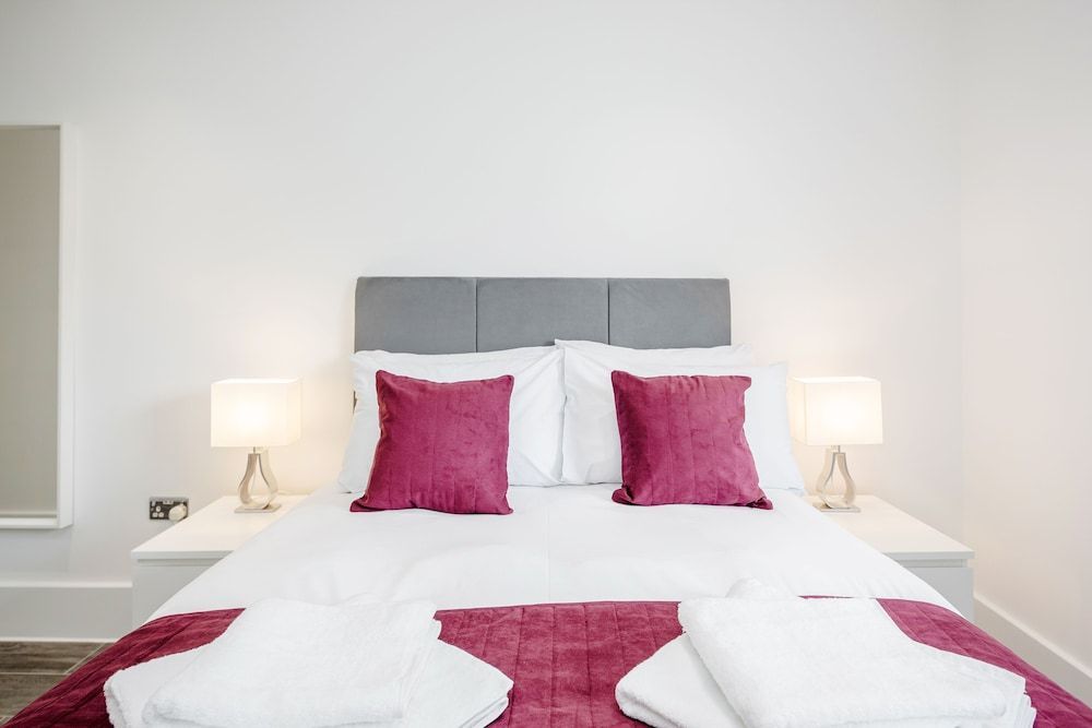 Roomspace Apartments -The Legacy 2