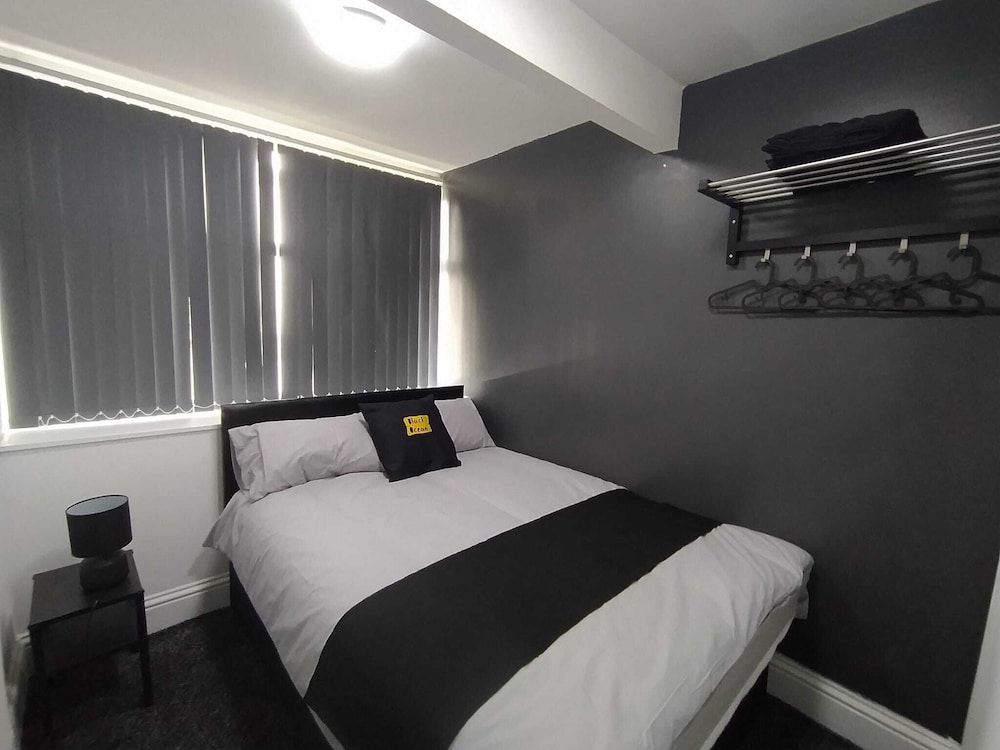 Black Ocean Holiday Apartments 2