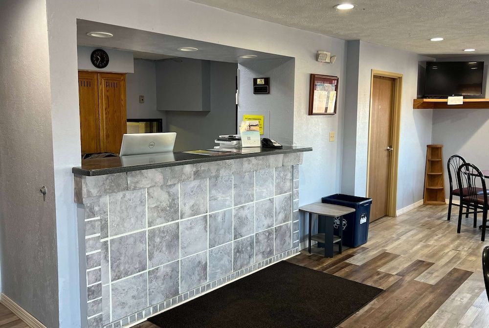 Super 8 by Wyndham Altoona 2