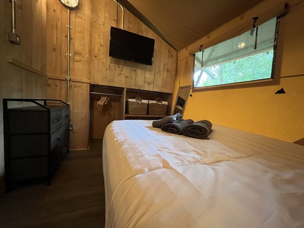 Robin Hood Safari Tent 2