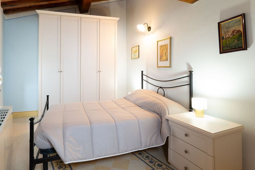 TUSCANFLAT Castle 2