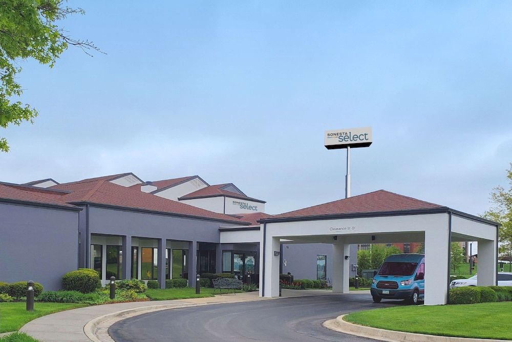Courtyard by Marriott Kansas City Airport 1