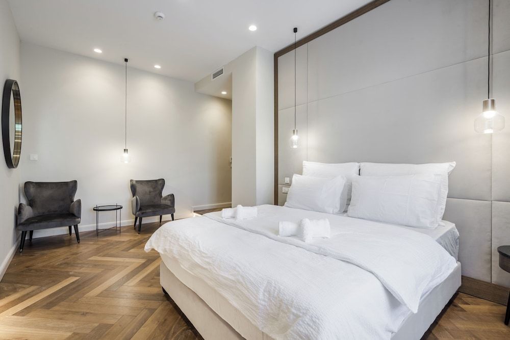 Budapest Eye- Boutique Suites, by BQA 1