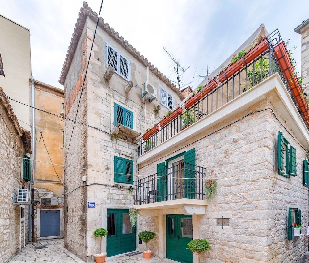 Apartments & Rooms Dujam 1