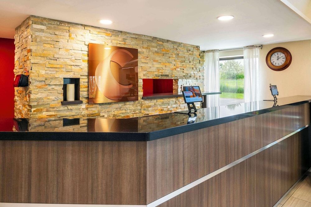 Comfort Inn Newmarket - Aurora 2
