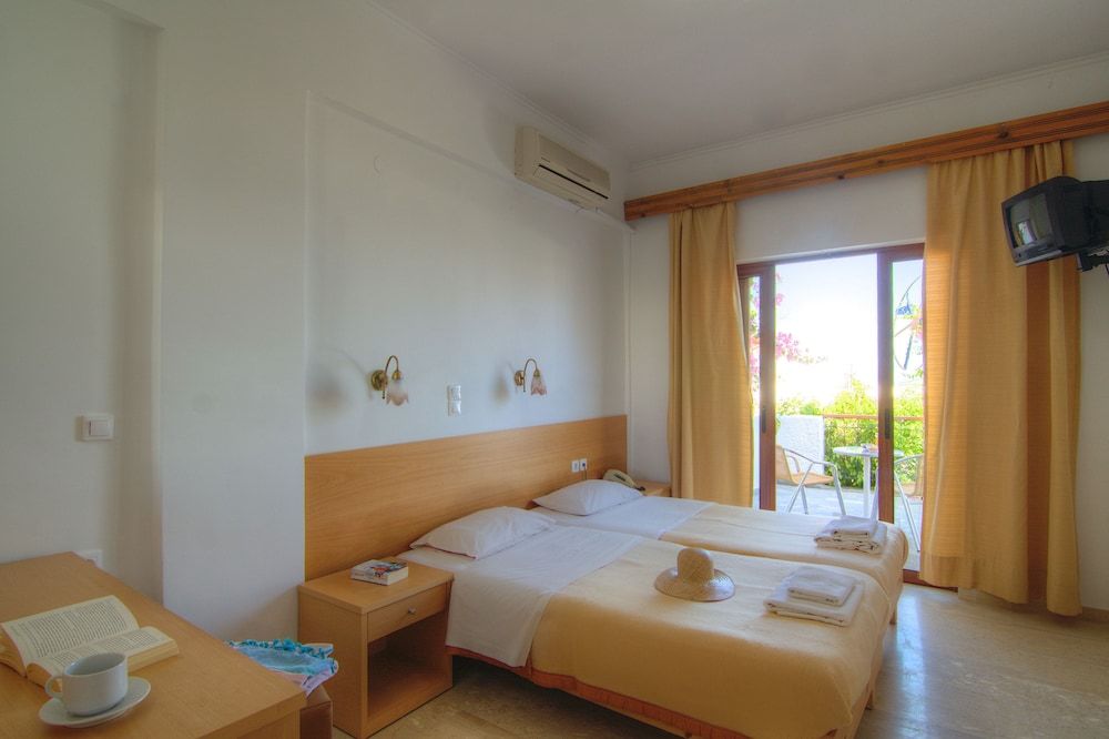 Adonis Hotel 2