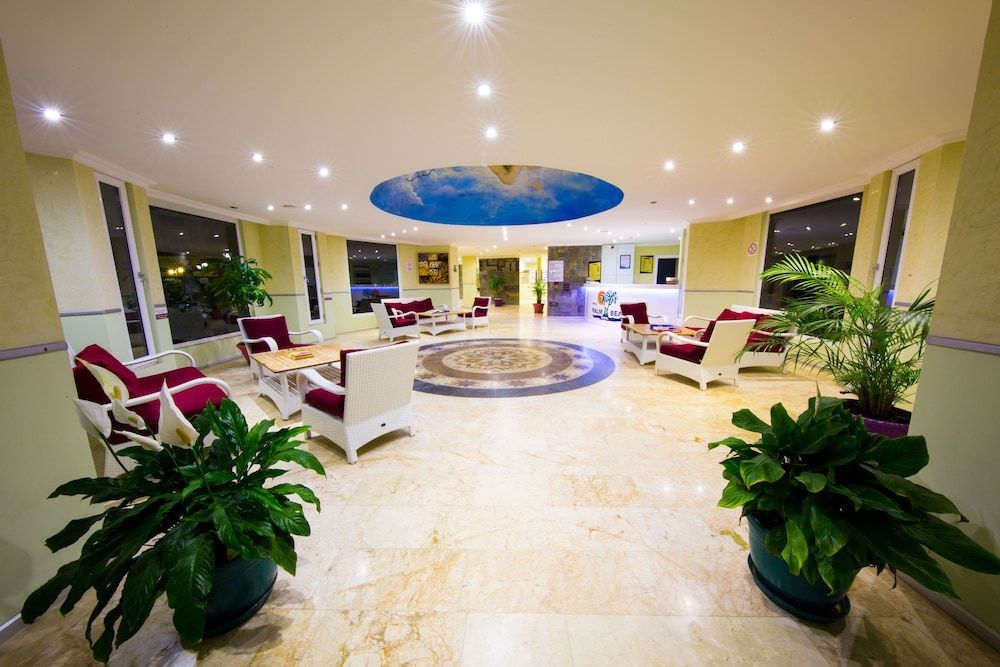 Royal Palm Beach Hotel 2
