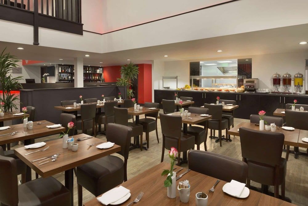 Ramada by Wyndham Oxford 1
