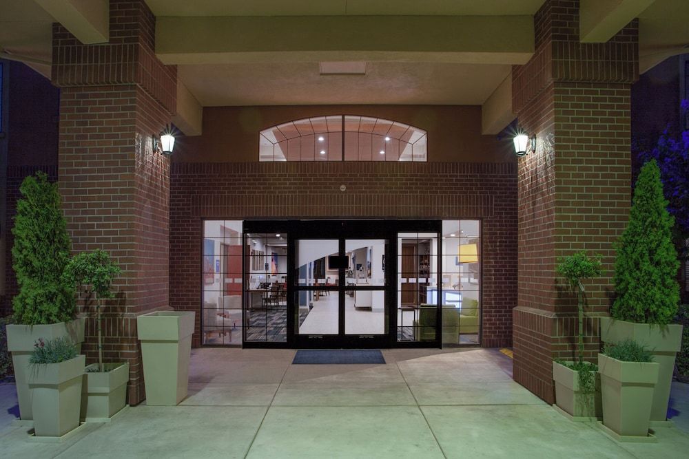 Holiday Inn Express & Suites DAVIS - UNIVERSITY AREA by IHG 1