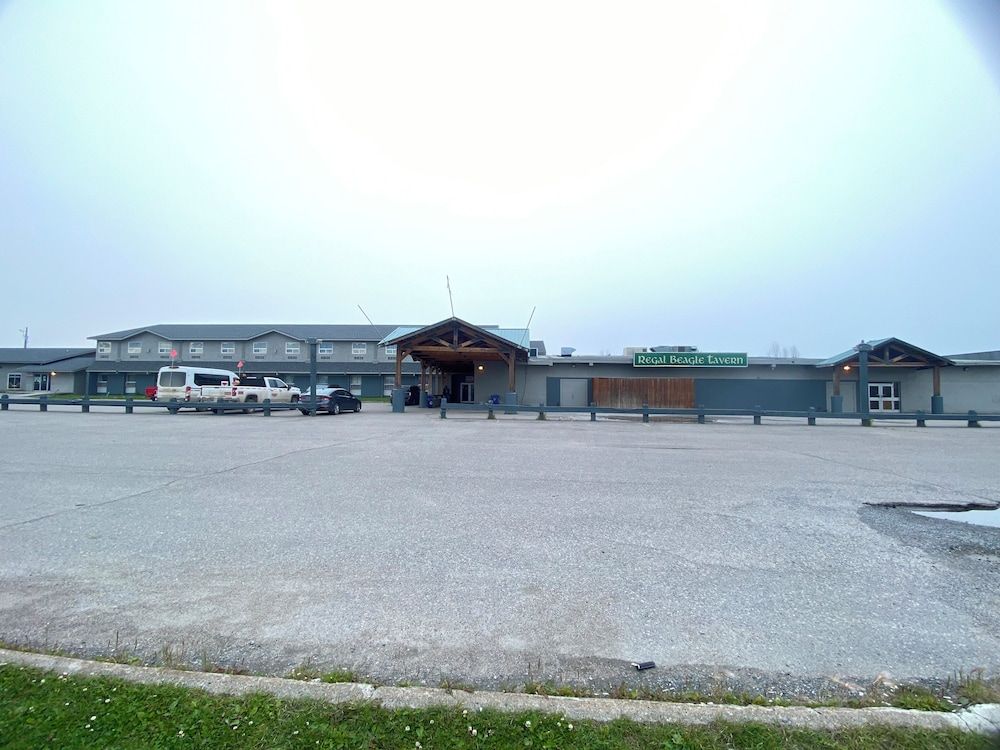 Burntwood Hotel and Restaurant 1