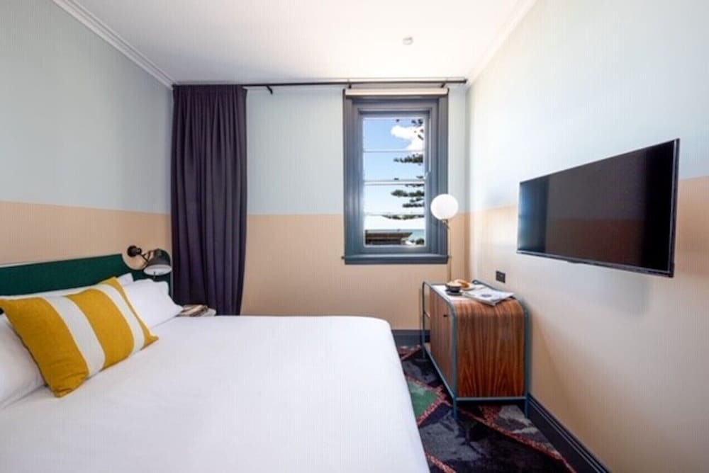 Stay at Hotel Steyne 2