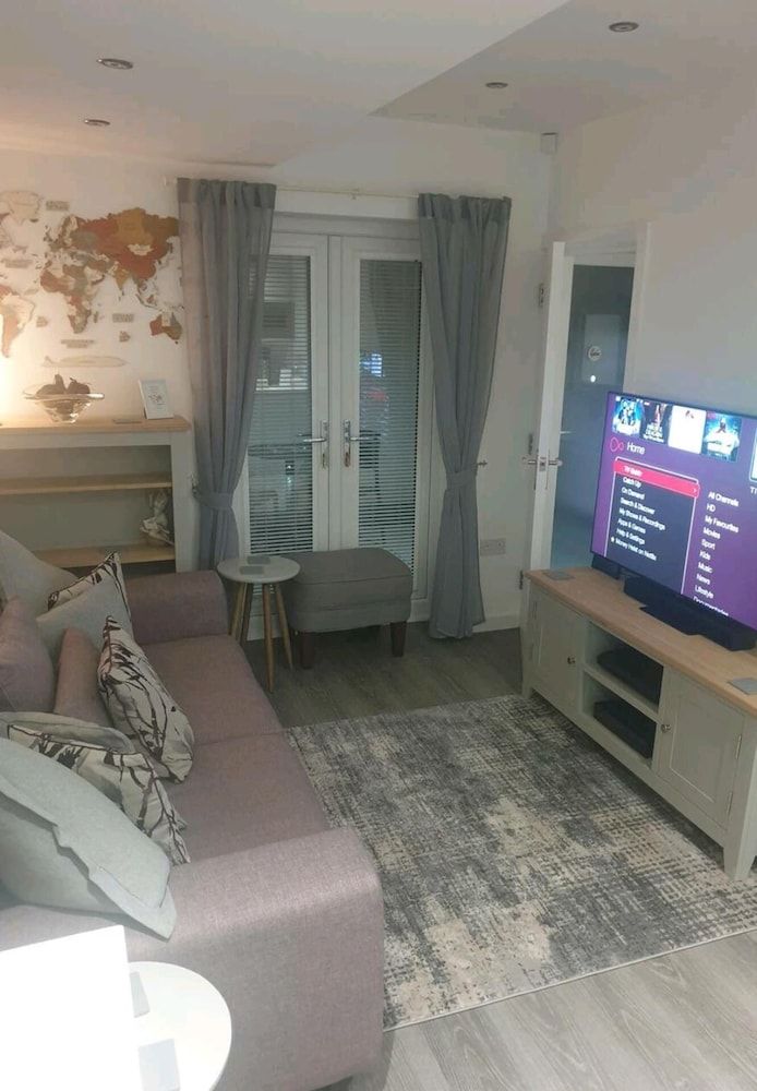 Cosy & Comfortable 2 Bedroom Annex New Build 2022 2