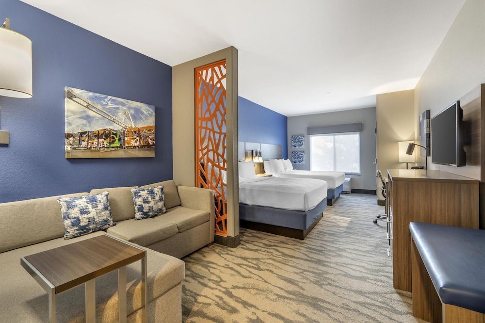 Best Western Plus Castlerock Inn & Suites 1