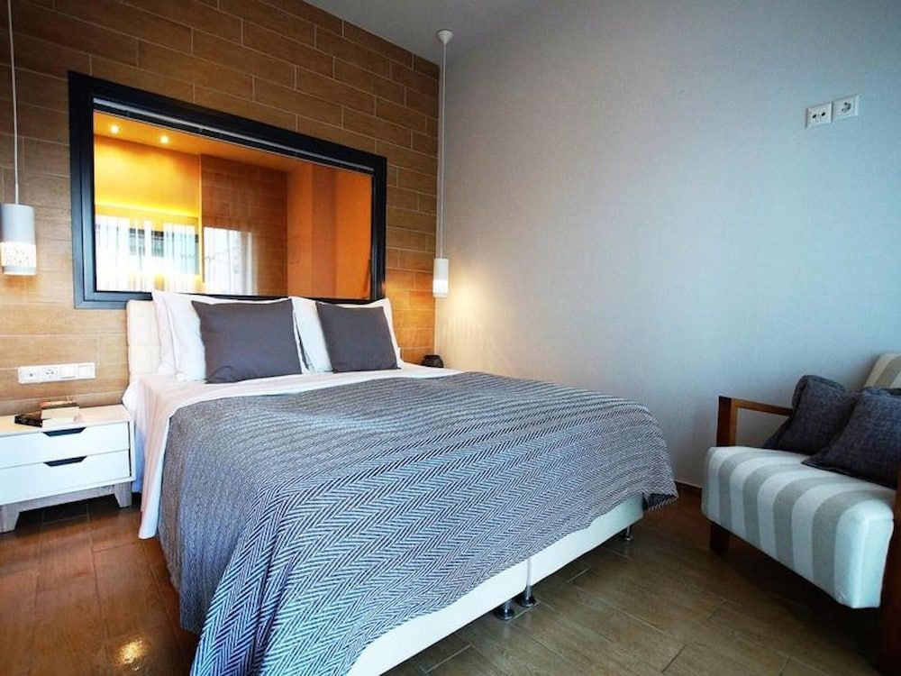 Superior 3-Bedroom Villa Cassiope with Private Pool and Breathtaking Sea Views 2