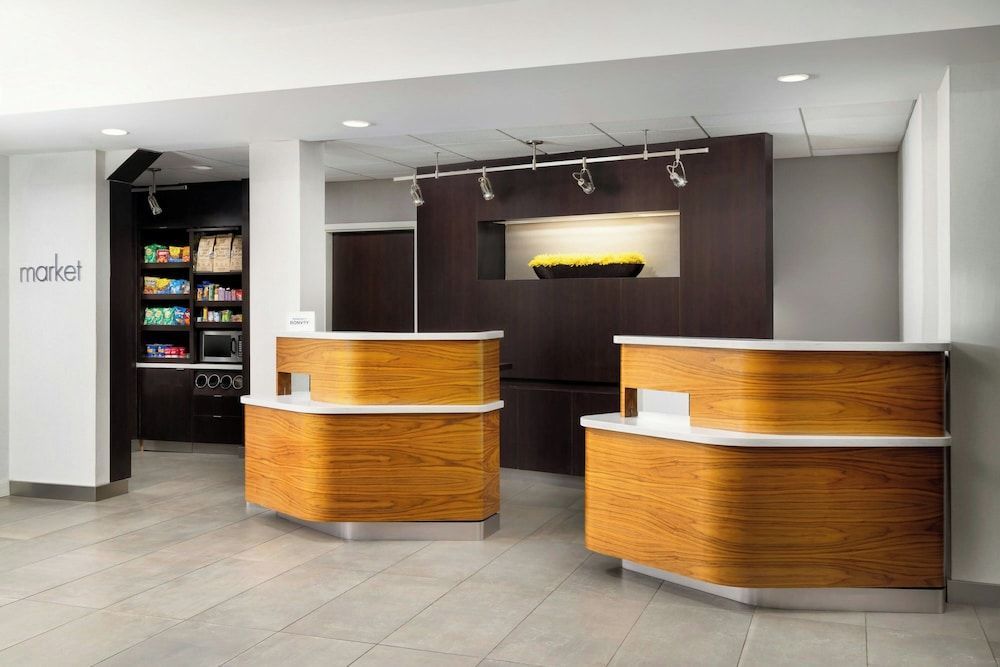 Courtyard by Marriott Concord 2