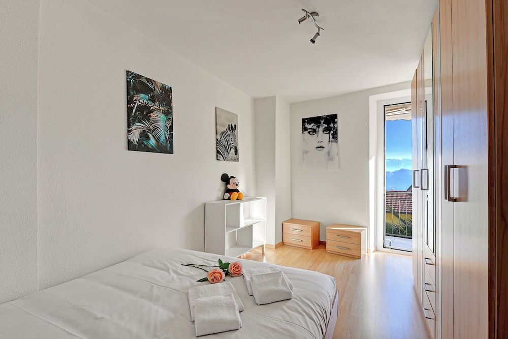 Lugano Bay View 1