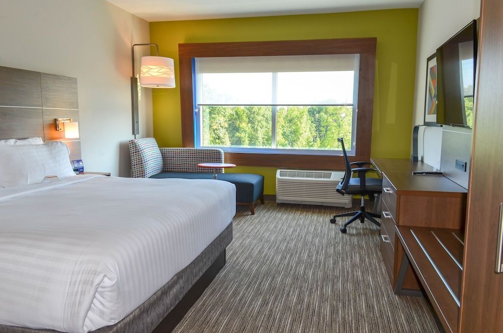 Holiday Inn Express & Suites RALEIGH AIRPORT - BRIER CREEK by IHG 1