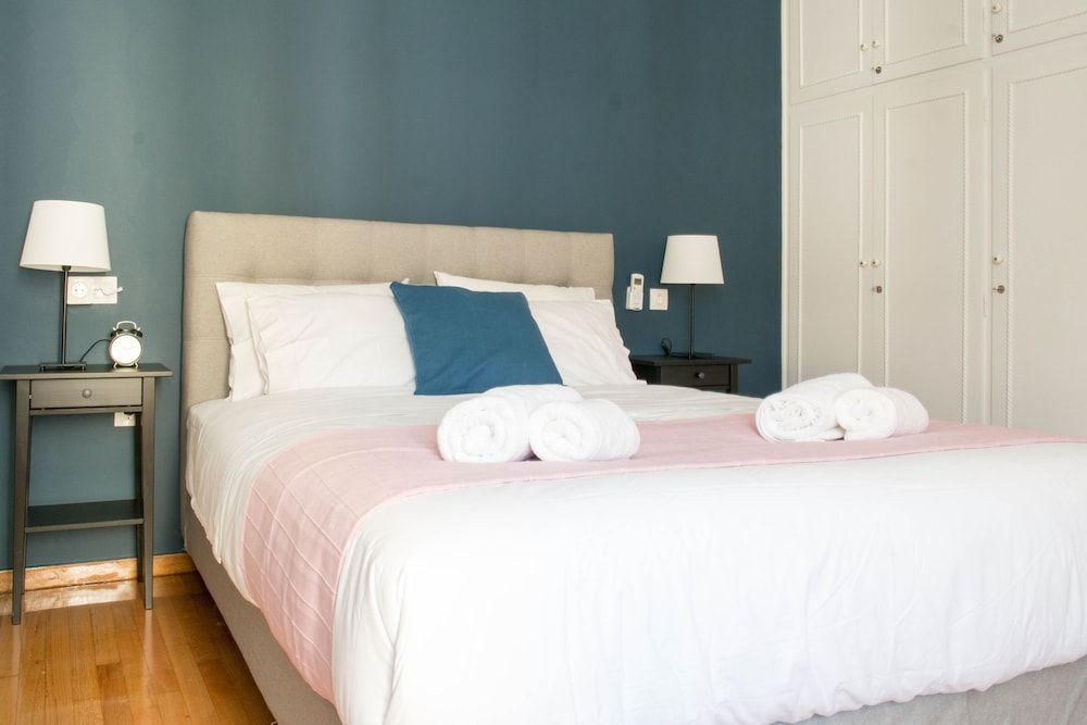 Chic and Cosy Flat in Plaka by UPSTREET 2