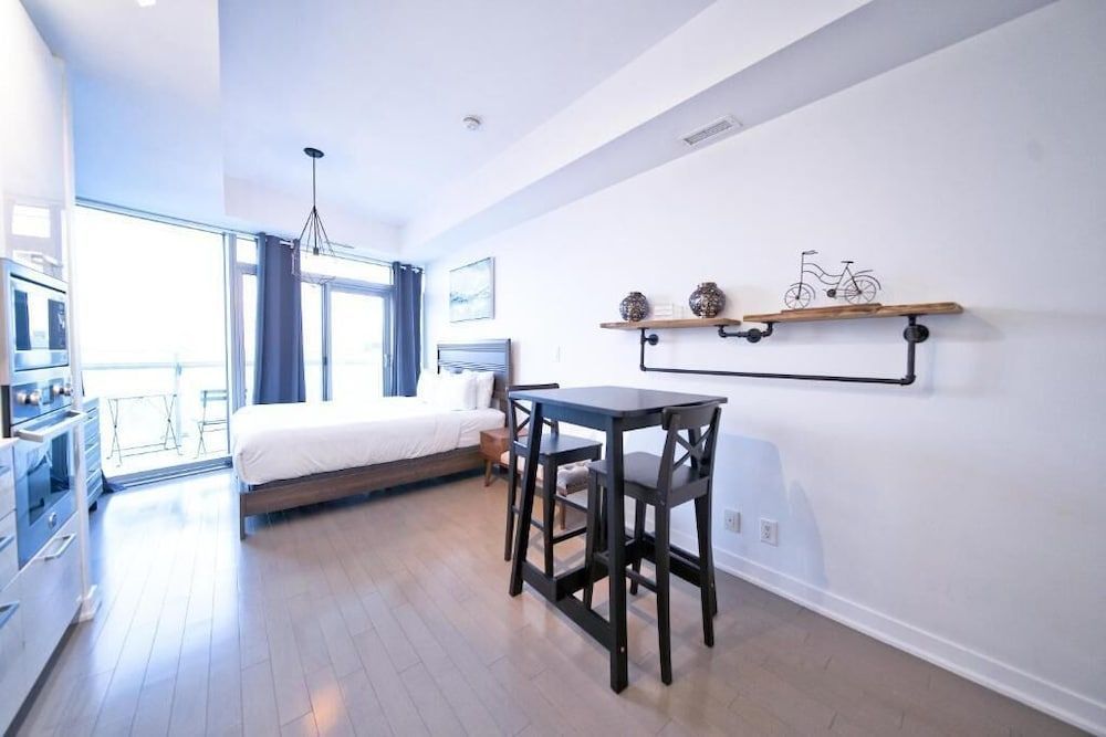 StayToronto - The York Suites 2