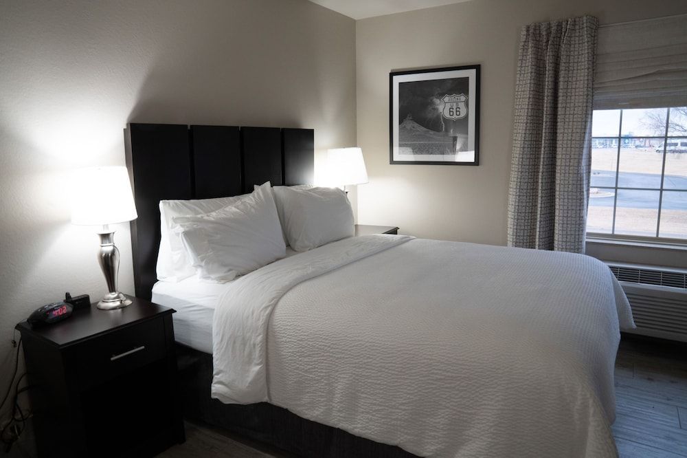 Lucille's Hotel, Restaurant, & Bar 2