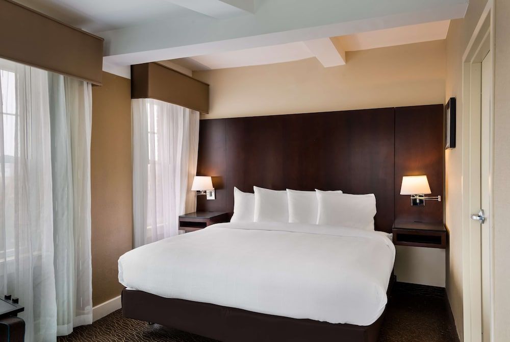 Best Western Syracuse Downtown Hotel and Suites 1