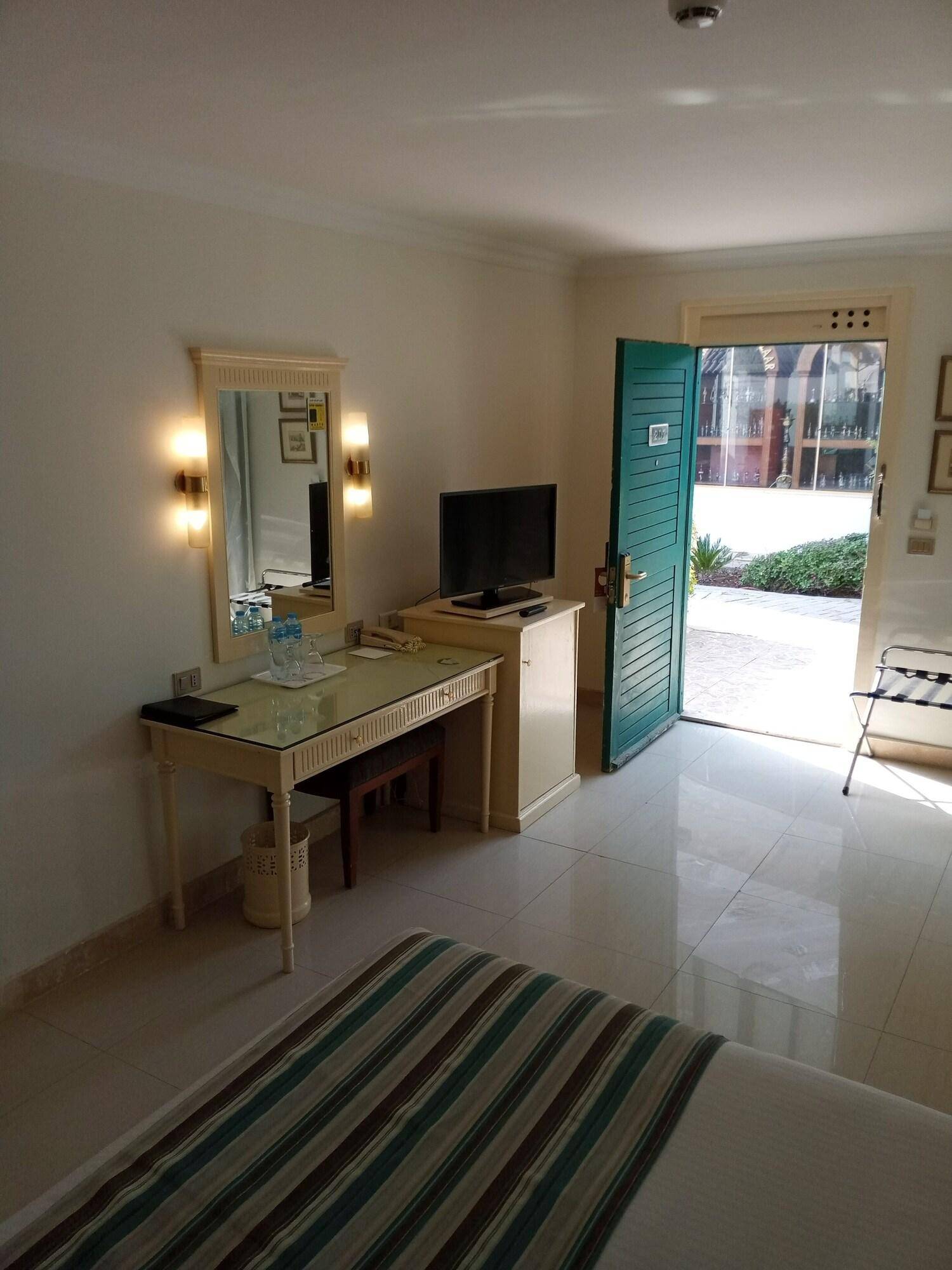 Cairo Pyramids Hotel, Giza | Best deals | lastminute.com