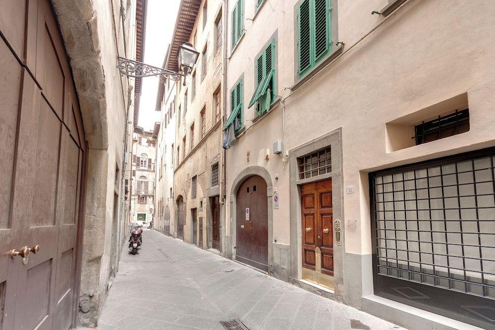 Velluti Apartment by Mamo Florence 1