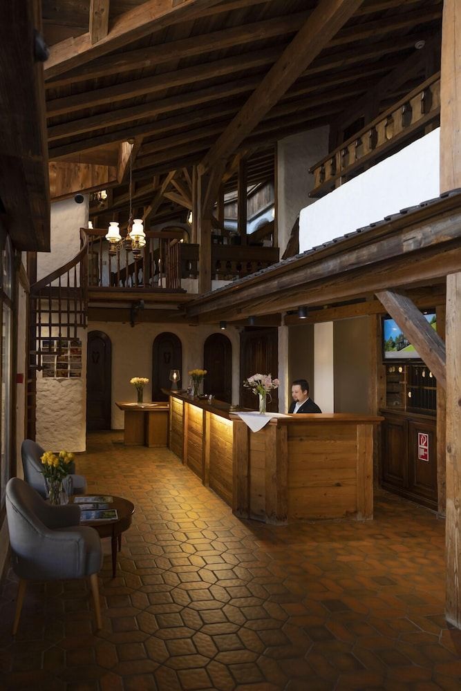 Swiss-Chalet Merlischachen - Romantik Schloss-Hotel am See 2