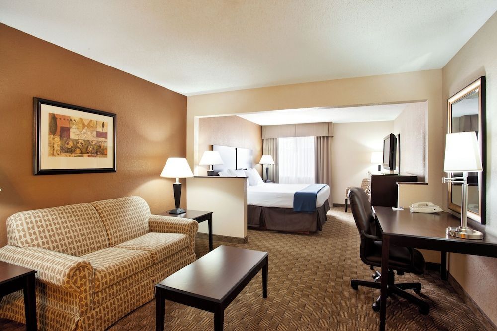 Holiday Inn Express TUSCOLA by IHG 2