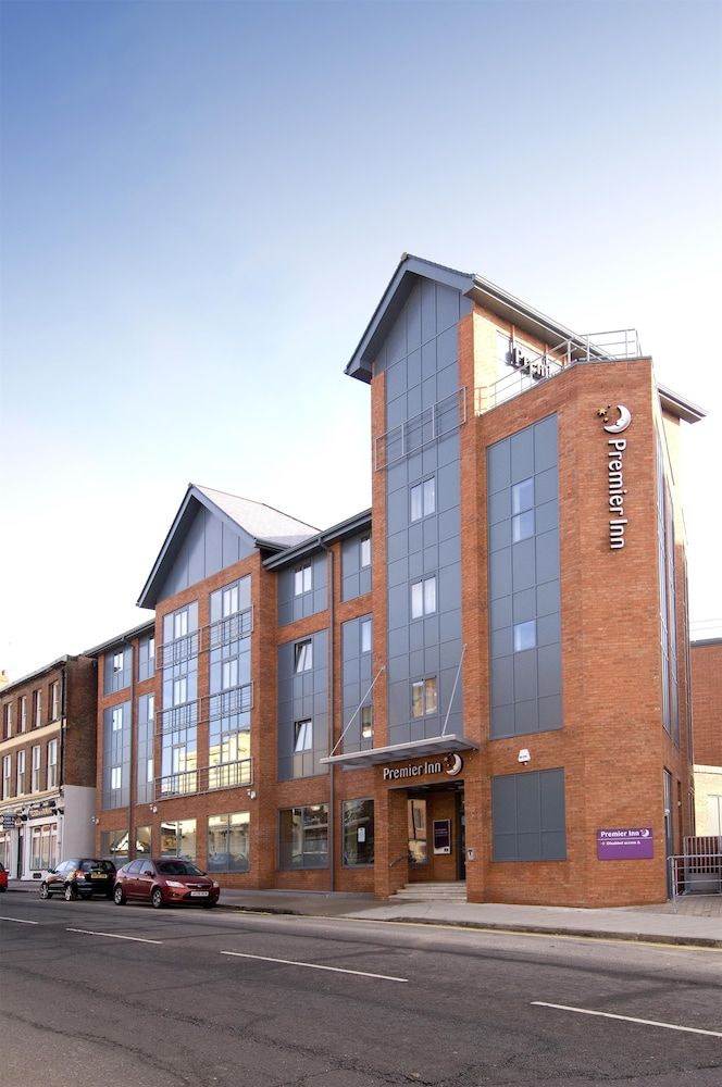 Premier Inn Chester - Railway Station 1