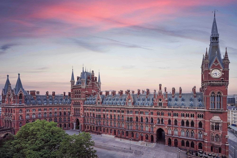 St Pancras London, Autograph Collection 1