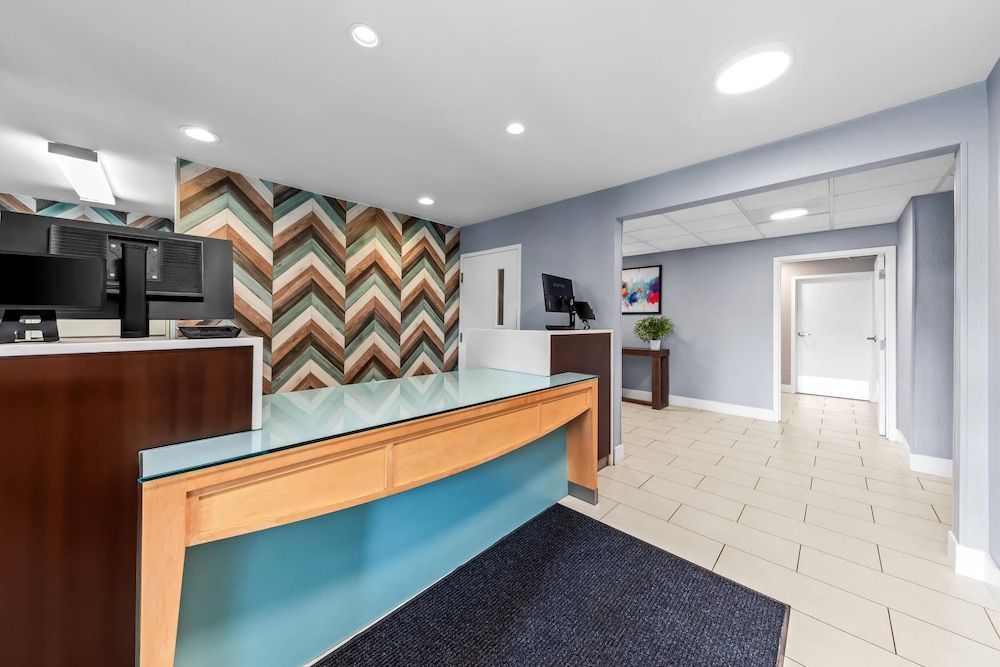 MainStay Suites Cincinnati Blue Ash 2