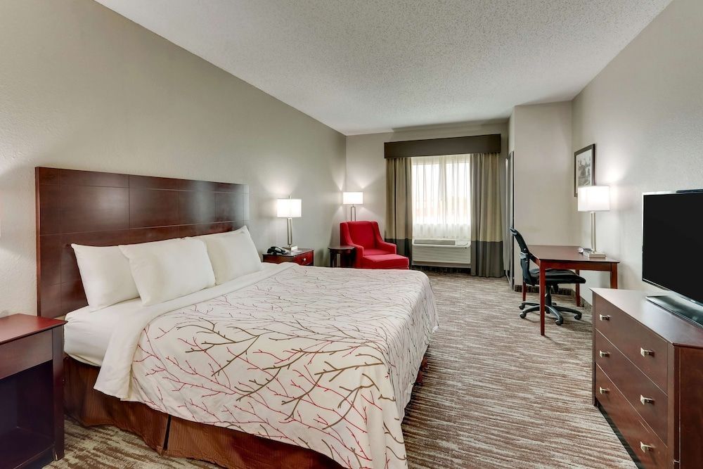 Best Western Plus University Inn & Suites 1