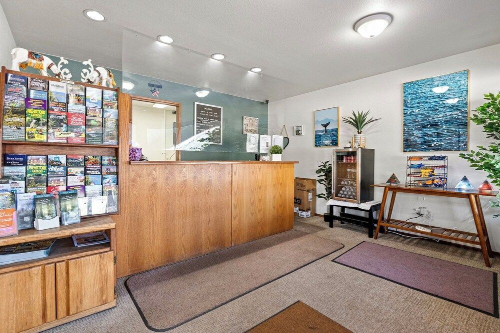 Crescent Beach Motel 2