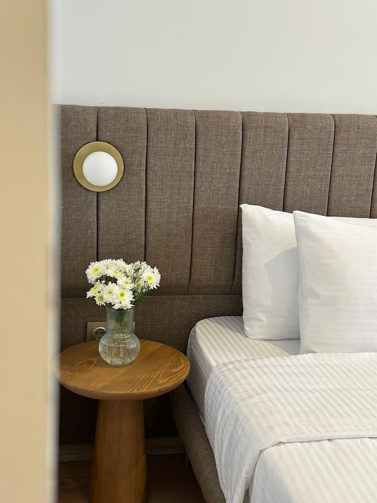 Meshk Airport Hotel 1