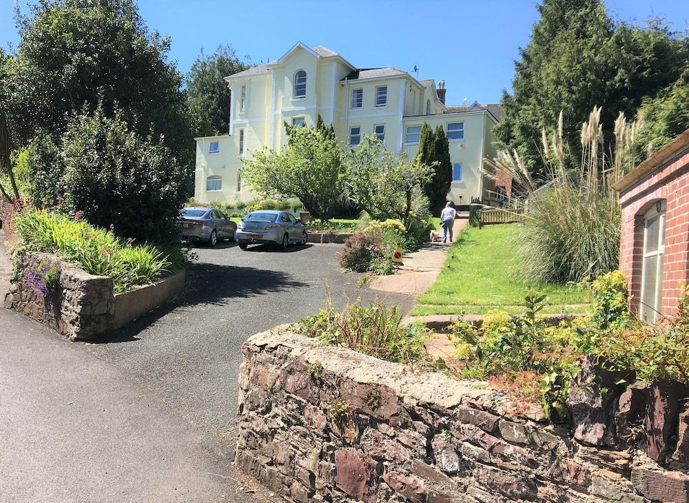 Chelston Dene Holiday Apartments 1