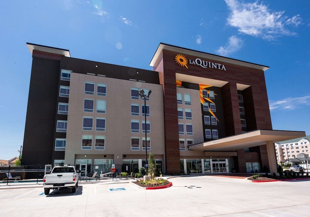 La Quinta by Wyndham Oklahoma City Airport 1