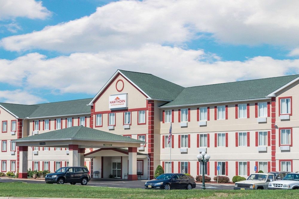 Hawthorn Extended Stay by Wyndham Seville 1