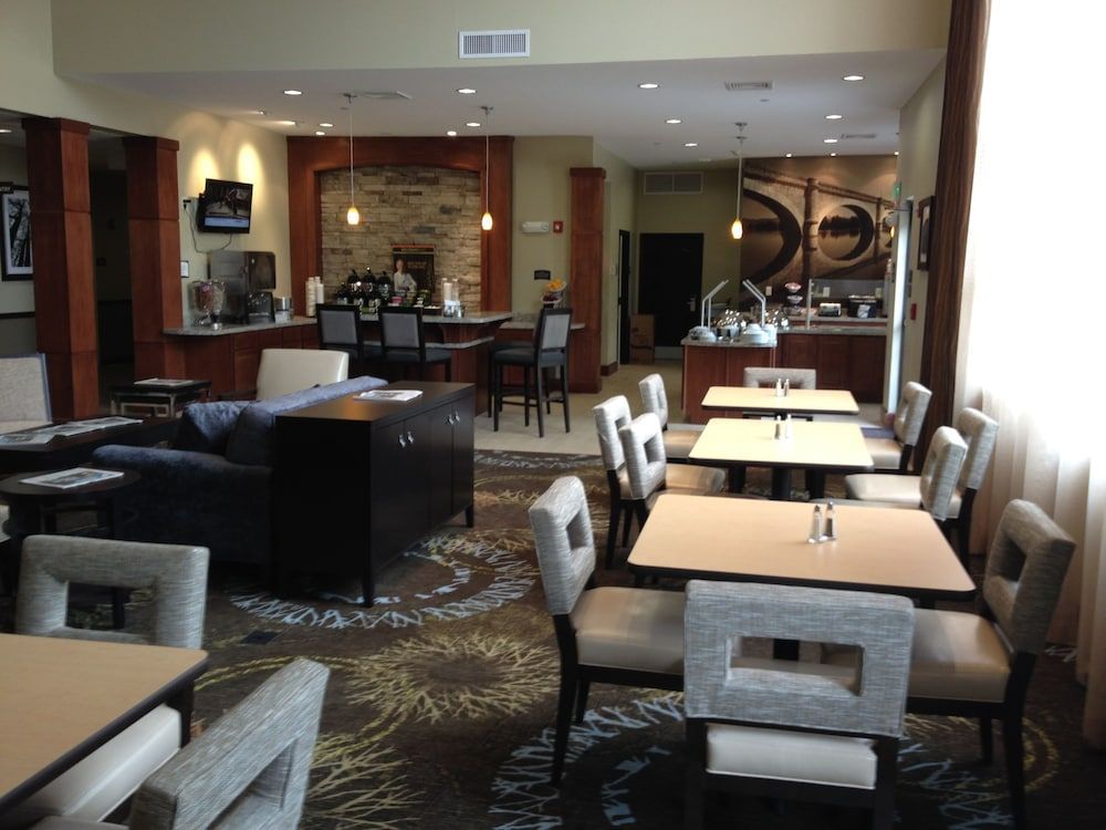 Staybridge Suites SCHERERVILLE by IHG 2