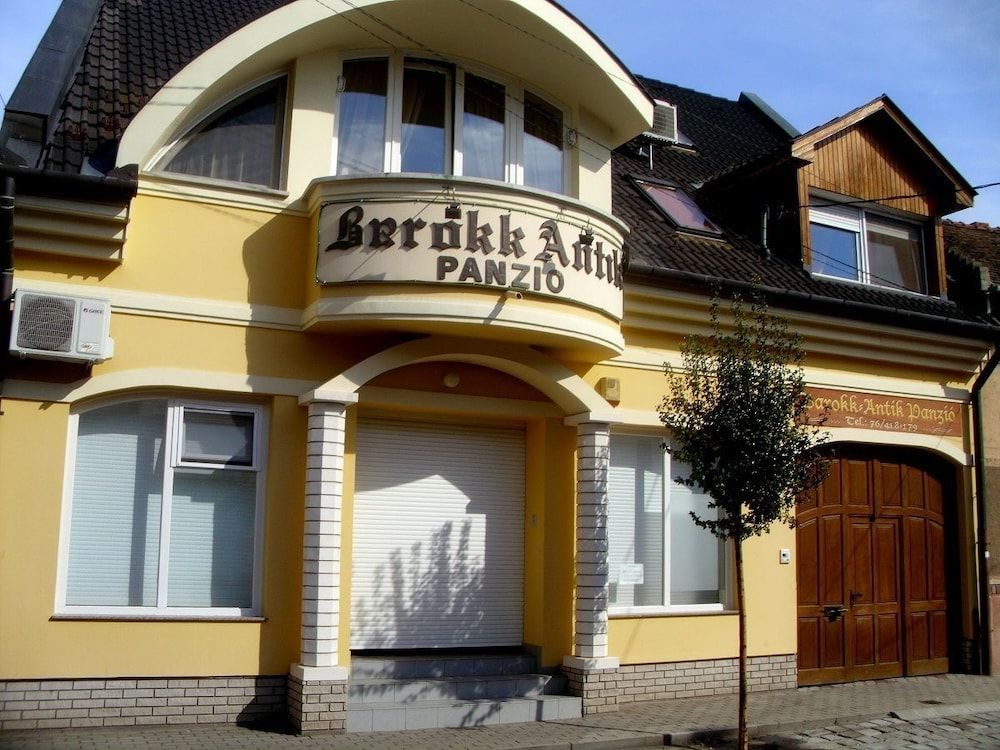 Barokk Antik Guest House 1