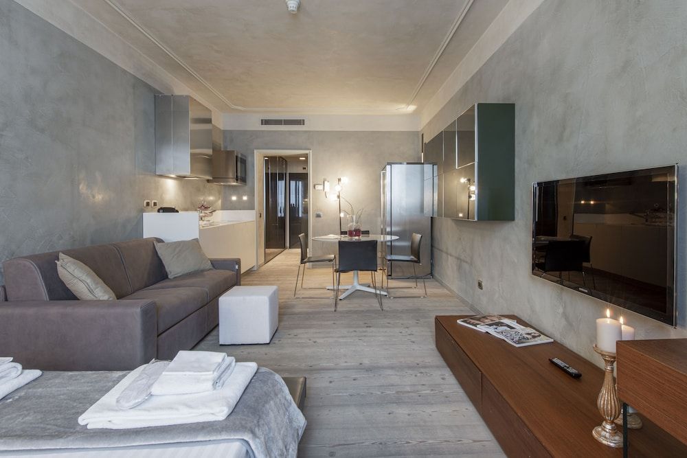 Milan Royal Suites & Luxury Apartments 1