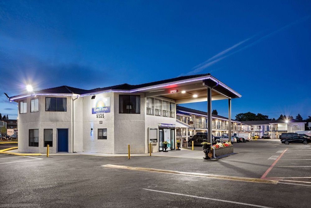 Days Inn by Wyndham Lakewood South Tacoma 1