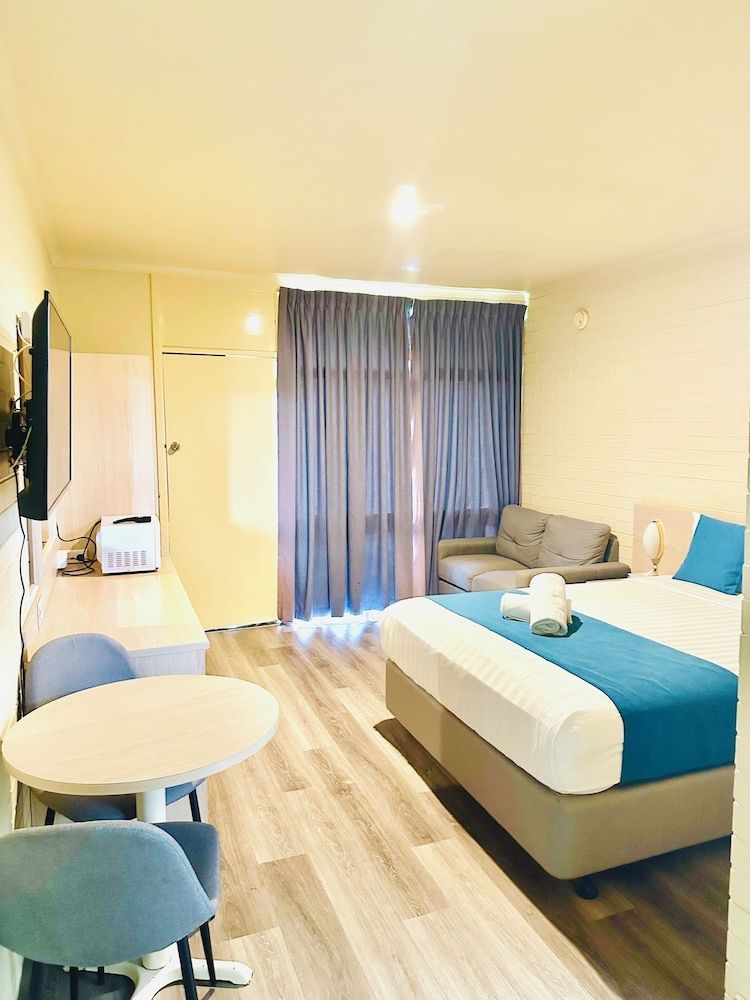 Junee Motor Inn 1