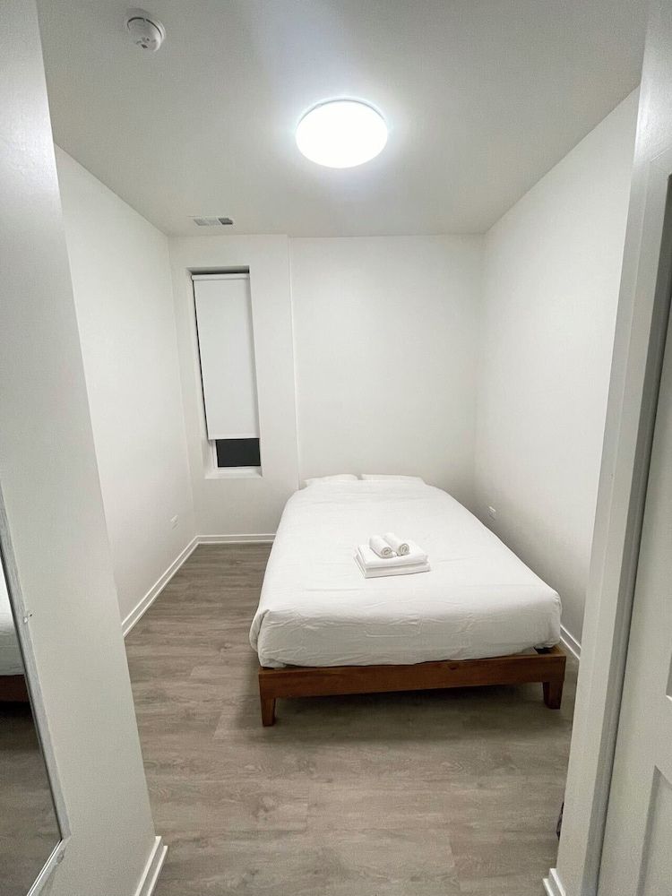 Cozy and Modern Stay in the Heart of C 2
