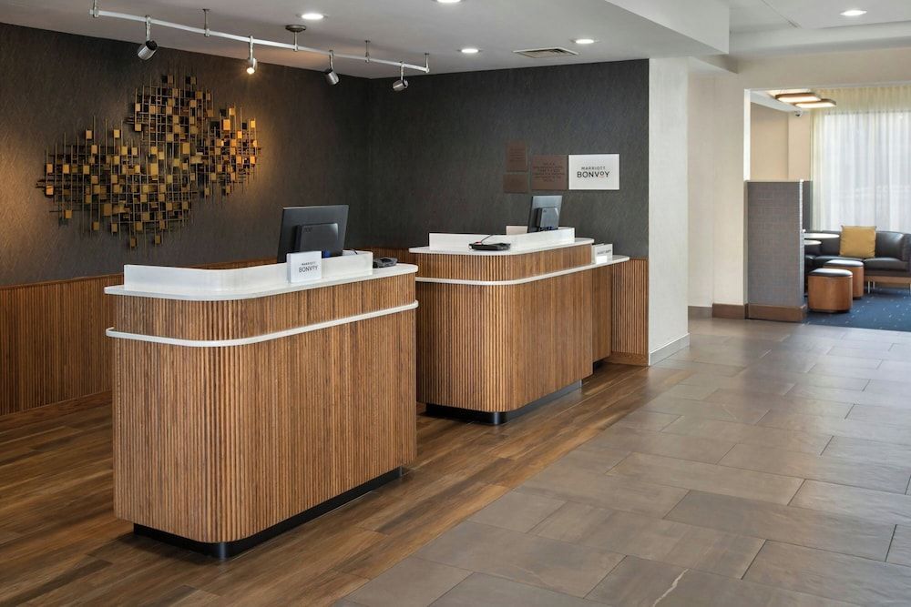 Courtyard by Marriott New Haven Orange 2