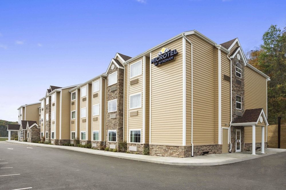 Microtel Inn & Suites by Wyndham Cambridge 1