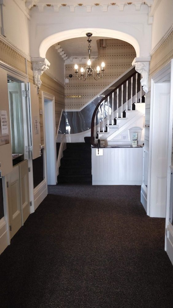 Harrow Lodge Hotel 2